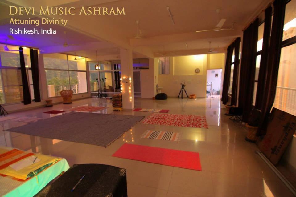 Devi Music Ashram Panzió Risikés Kültér fotó