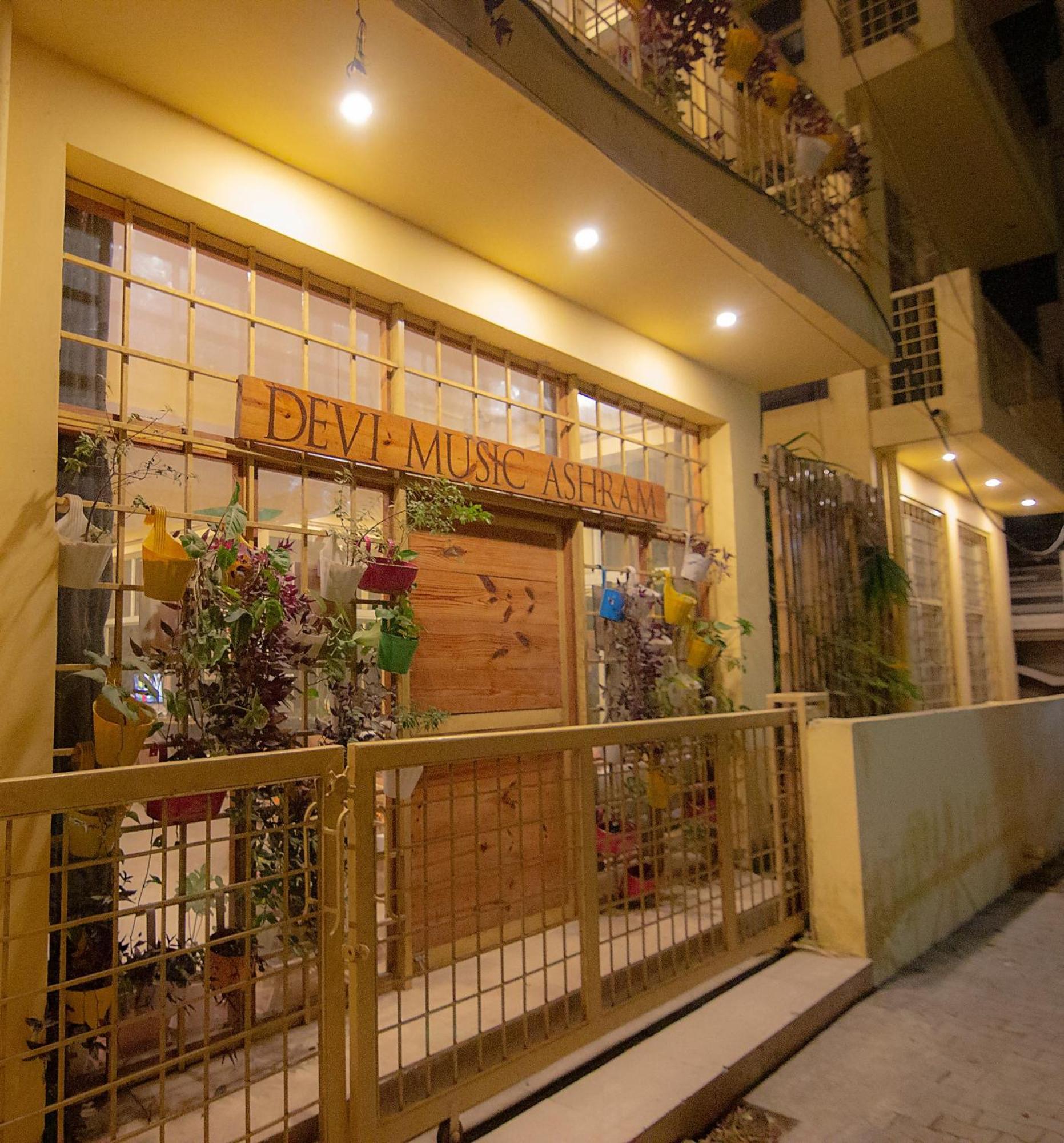 Devi Music Ashram Panzió Risikés Kültér fotó